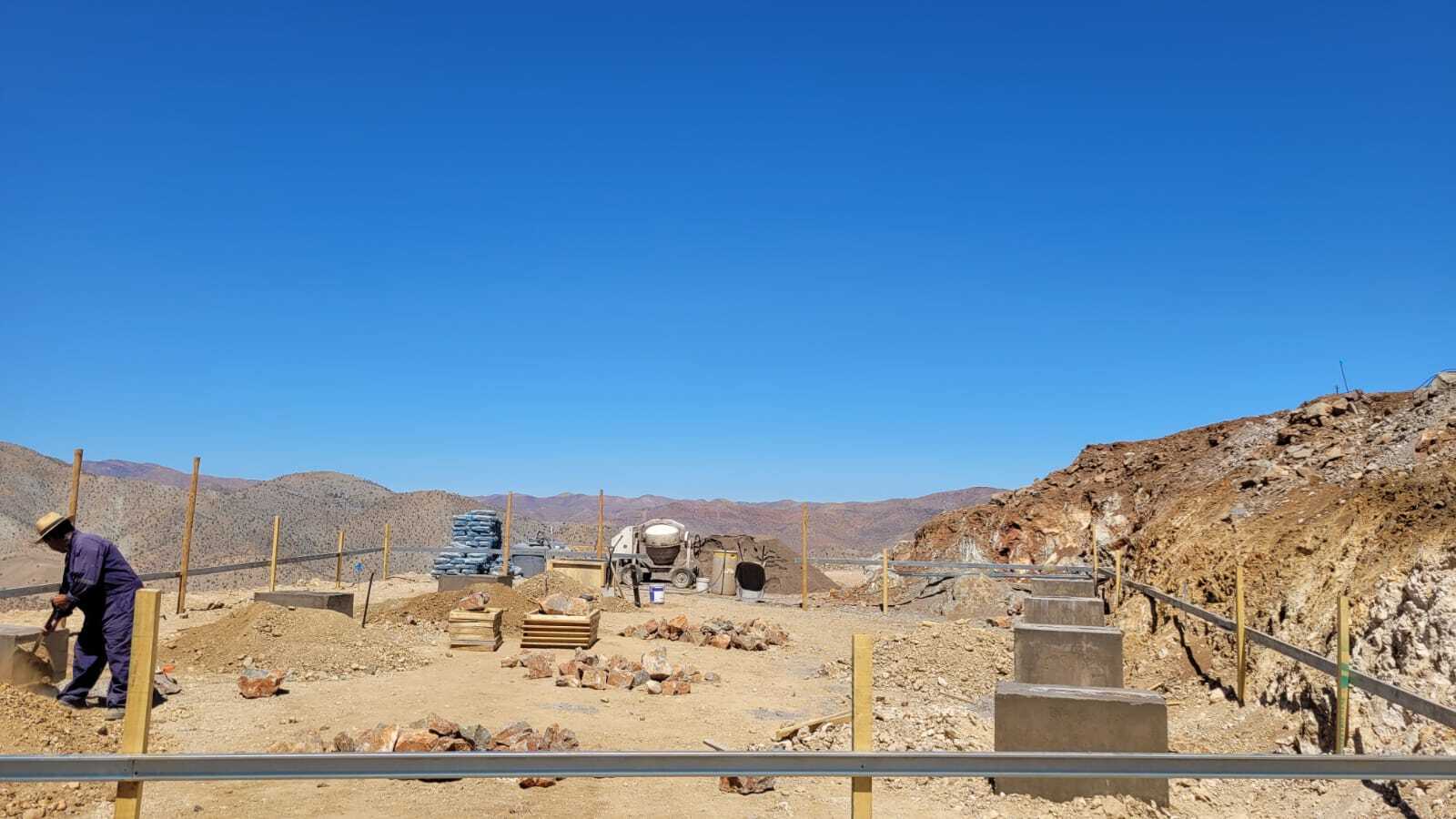 Site preparation and pier foundations above the Río Hurtado Valley